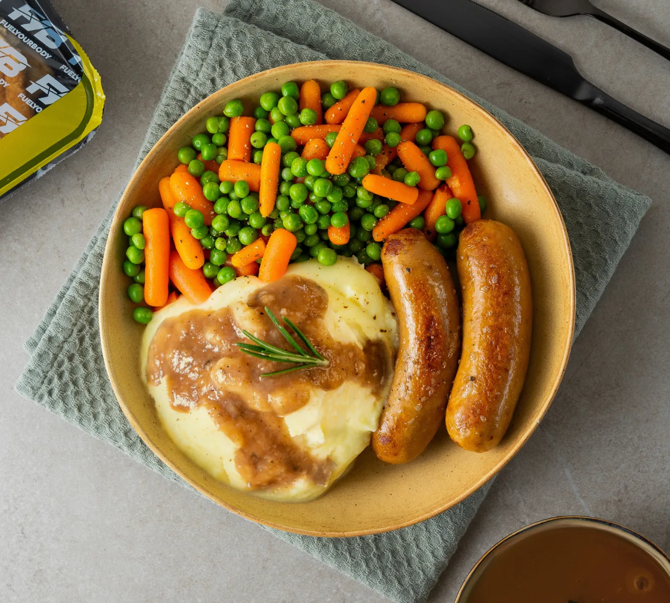 Puree - Kipsaucijs - Tuinerwten & Worteltjes (met jus) [BULK]